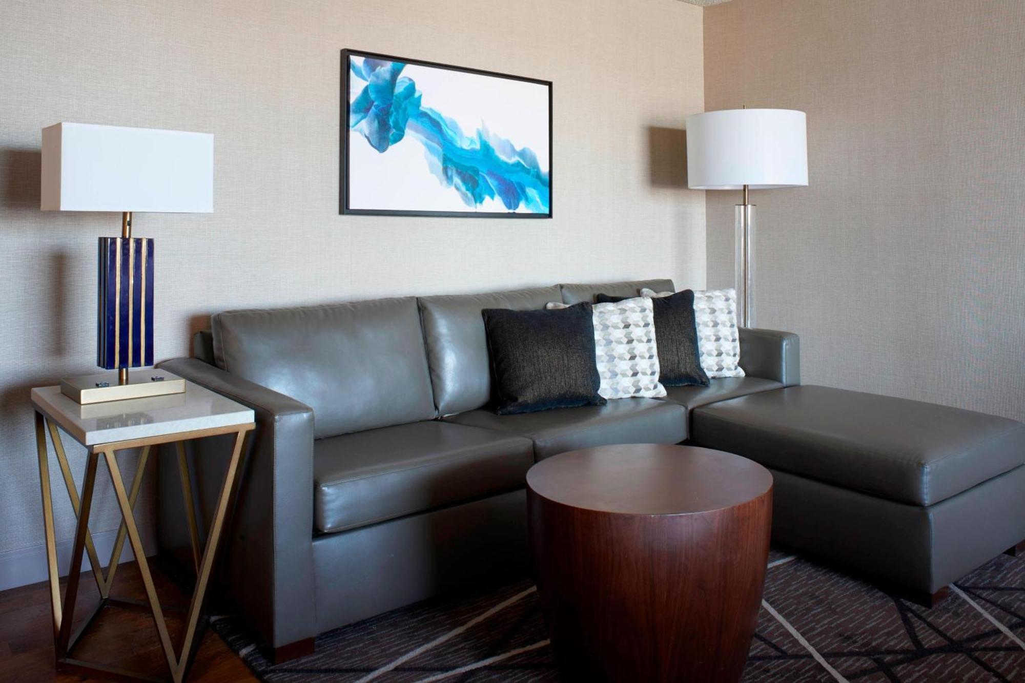 Kansas City Airport Marriott Exterior photo