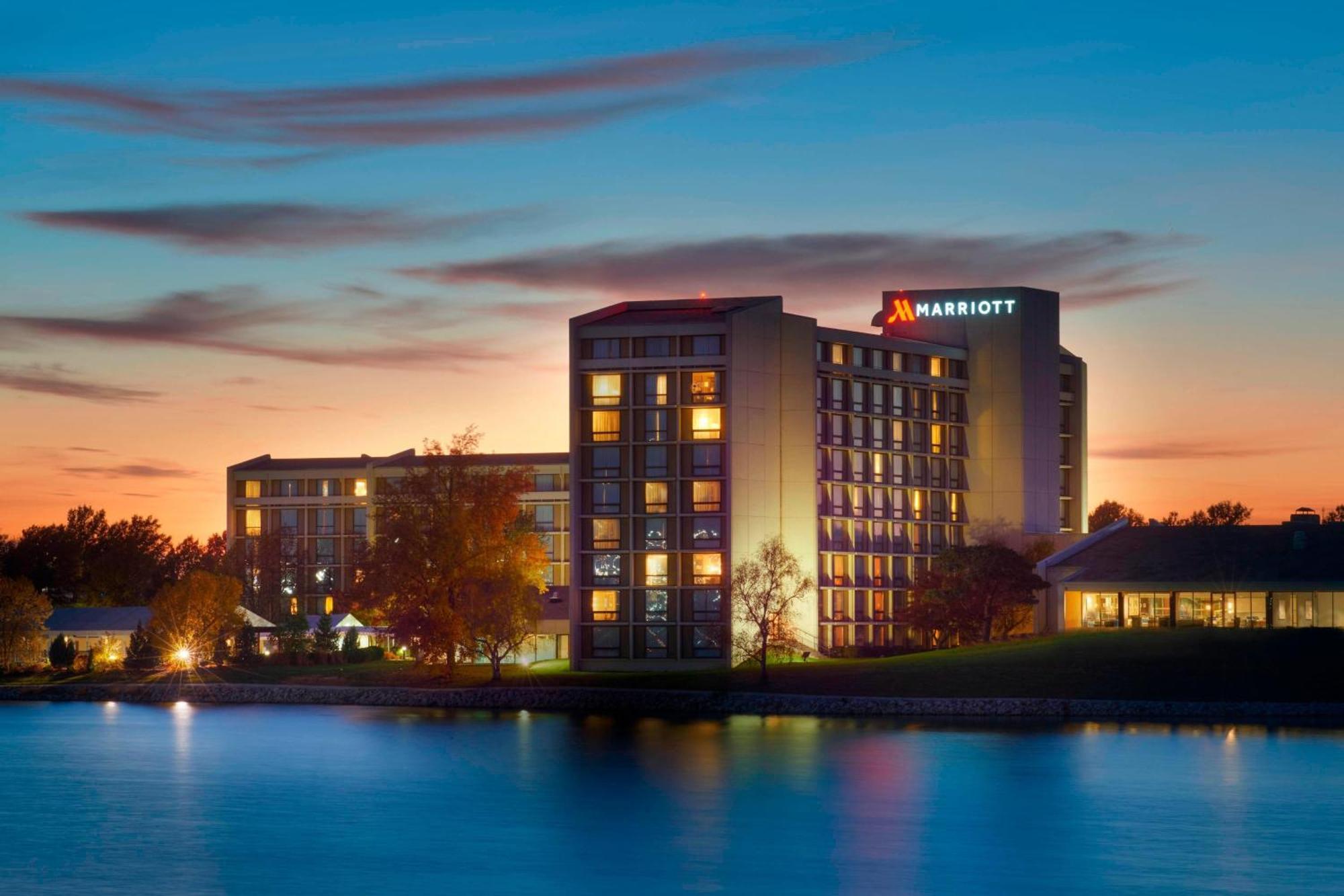 Kansas City Airport Marriott Exterior photo