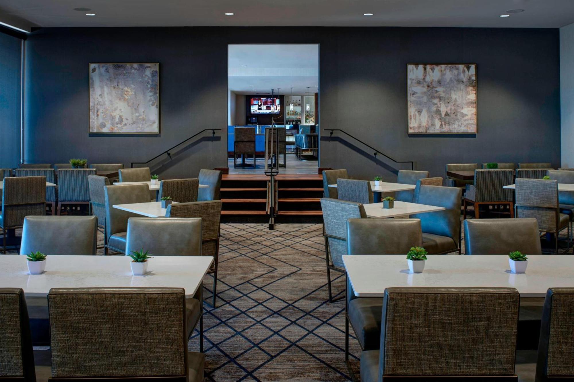 Kansas City Airport Marriott Exterior photo