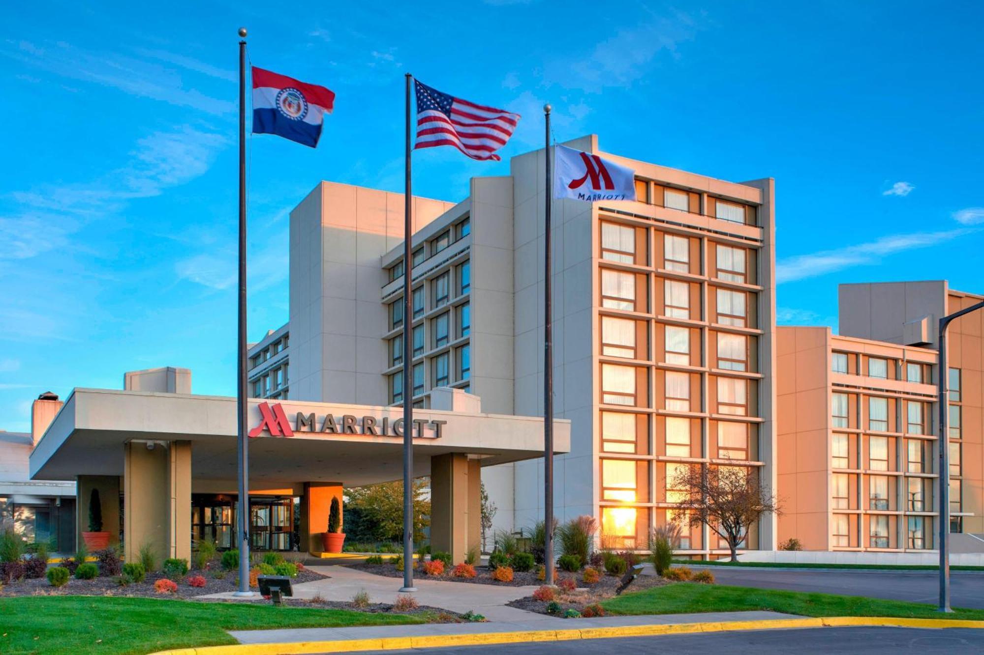 Kansas City Airport Marriott Exterior photo