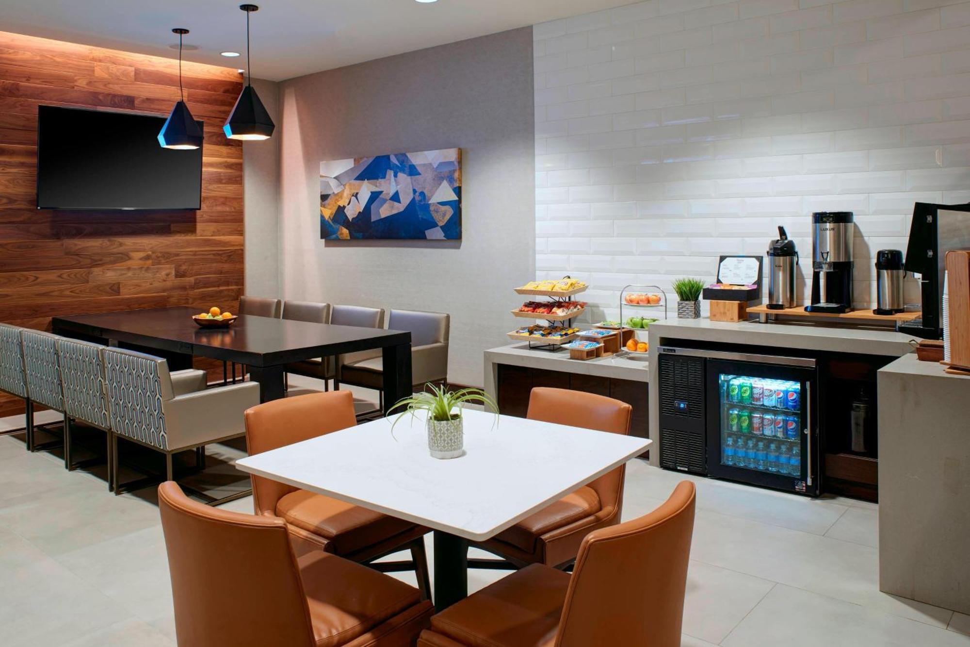Kansas City Airport Marriott Exterior photo